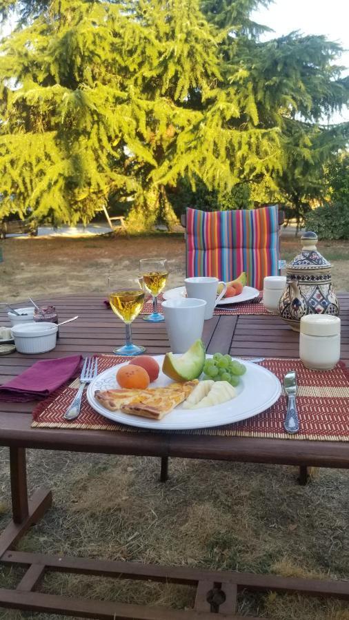 Chambres dans un lieu calme et champêtre Gourgé Exterior foto