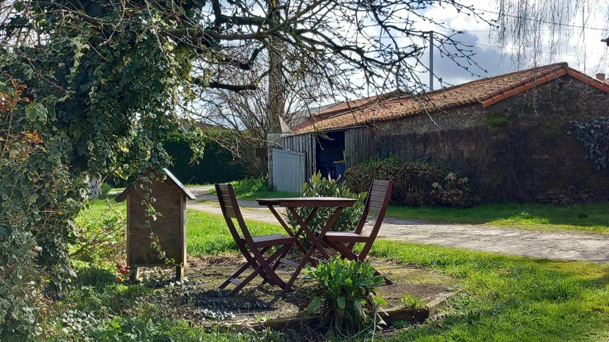 Chambres dans un lieu calme et champêtre Gourgé Exterior foto